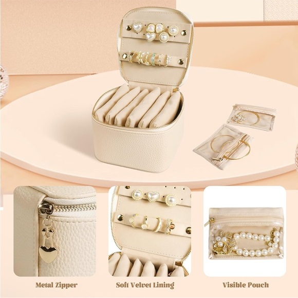 Cream Jewelry Travel Case
0429 - Picture 3 of 15